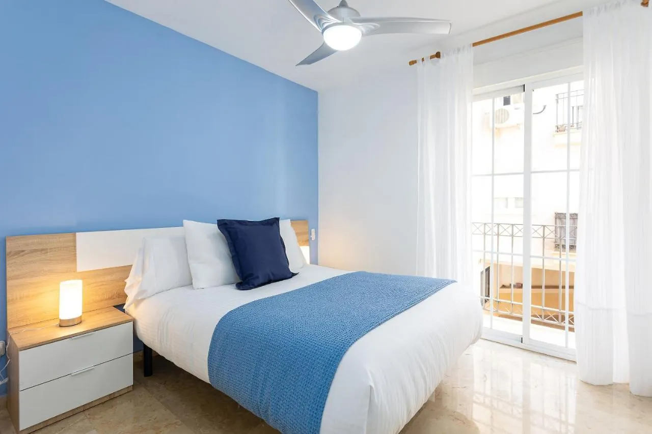 Holidays2Malaga Capuchinos French Balconies, Private Parking, Wifi & Air Con Malaga