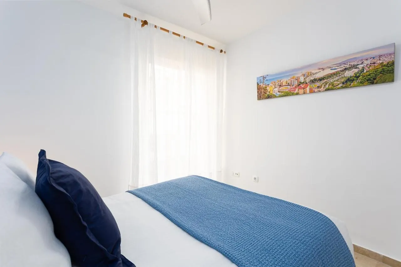 Holidays2Malaga Capuchinos French Balconies, Private Parking, Wifi & Air Con Spain