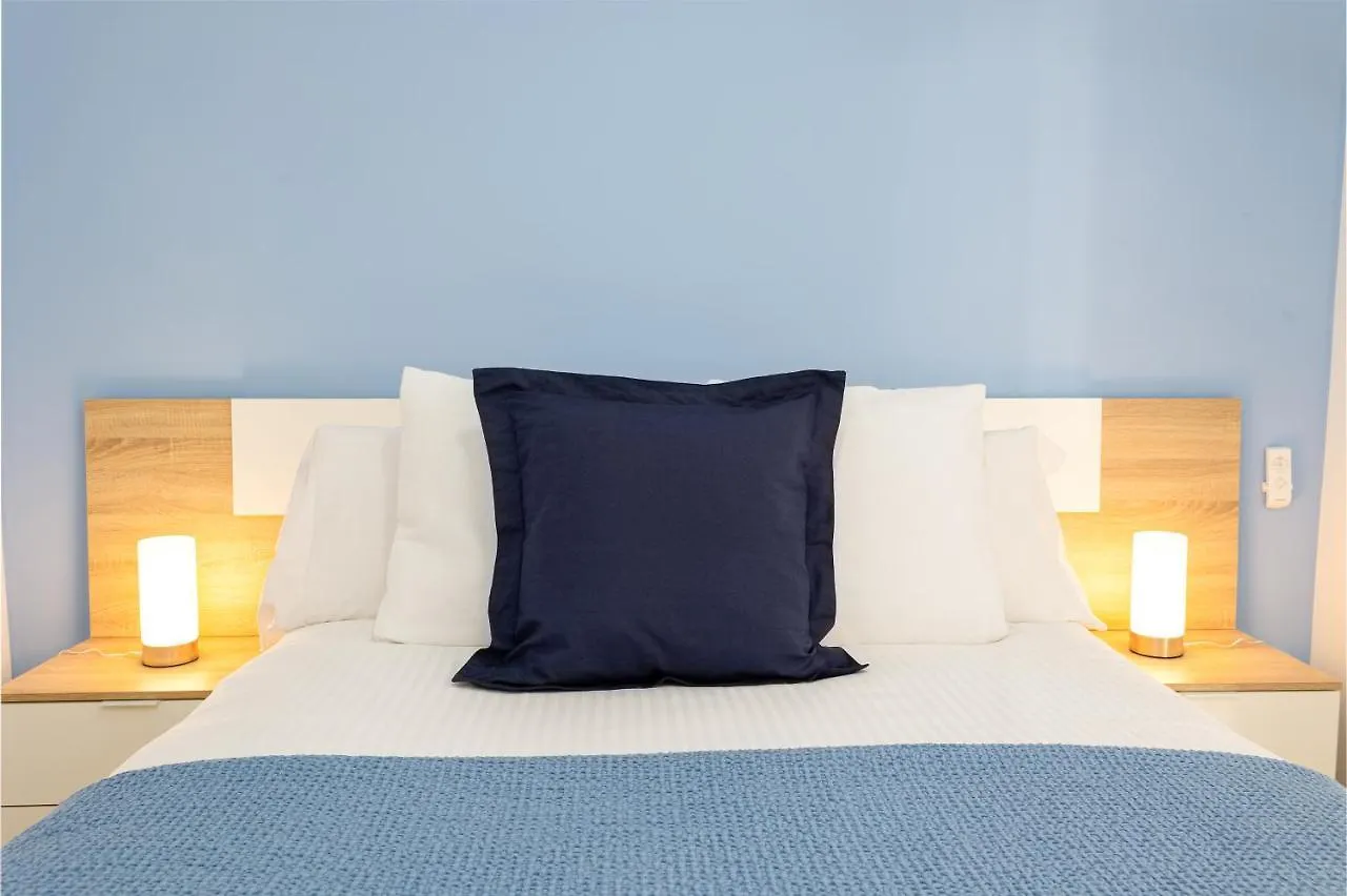 Apartment Holidays2Malaga Capuchinos French Balconies, Private Parking, Wifi & Air Con