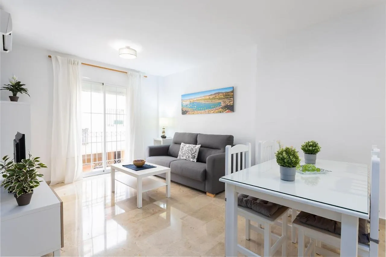 Holidays2Malaga Capuchinos French Balconies, Private Parking, Wifi & Air Con Apartamento