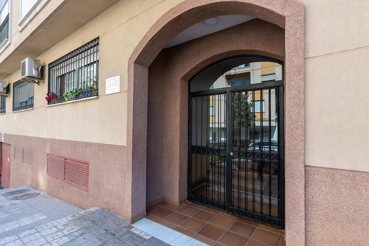 Holidays2Malaga Capuchinos French Balconies, Private Parking, Wifi & Air Con Apartment